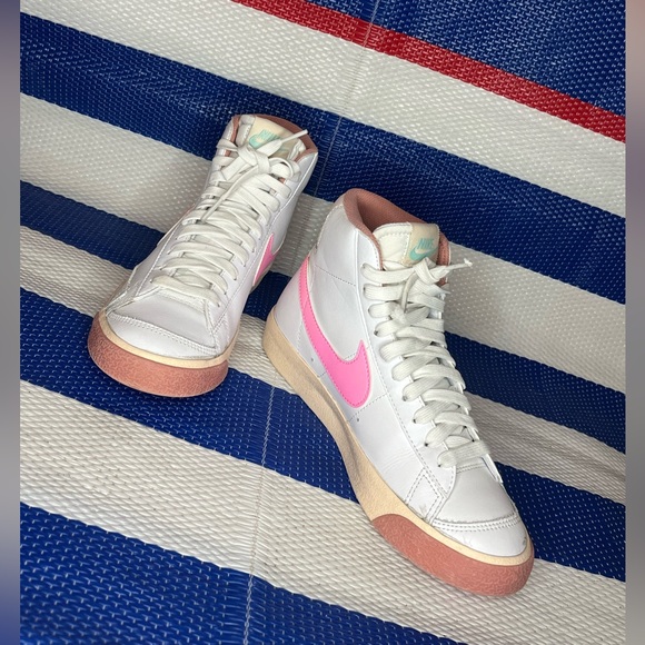 🎉✨ THROWBACK - Nike Blazer Mid '77 GS Guava Ice/Jade Summit White Sneakers 4.5 Y - Picture 16 of 17